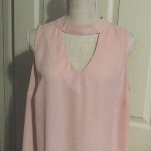TORRID Pink Polyester Tope V-Cutout at the neck  Size 00 (US 10)